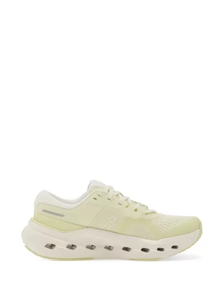 Sneakerși On galben