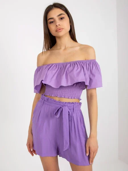 Pantaloni scurți Fashionhunters violet