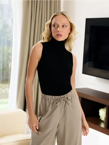 Джемпер чорний