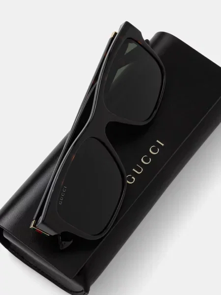 Солнцезащитные очки Gucci