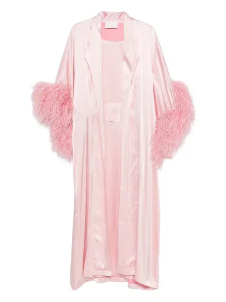 Rochie Reem Al Dhaheri cu pene roz