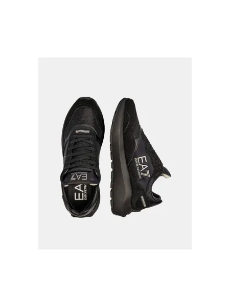 Sneakers tornacipő bőr hozzáadásával fekete
