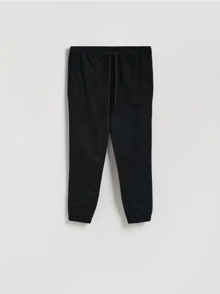 Reserved Pantaloni jogger din negru