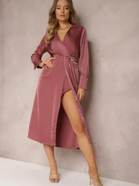 Rochie satin cu lanț în talie Shaffa roz