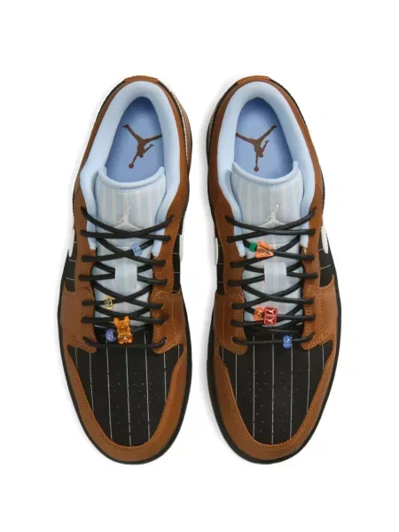 Sneakerși Jordan maro