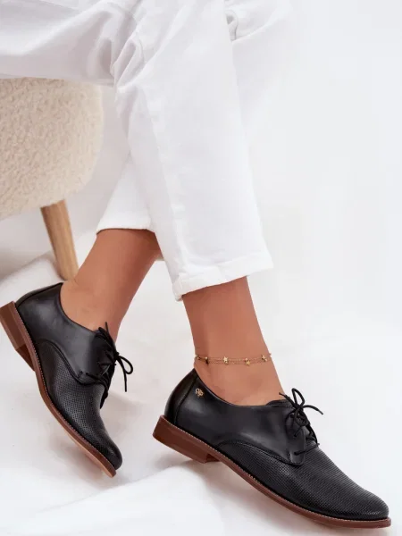 Полуотворени обувки Zazoo с връзки черно