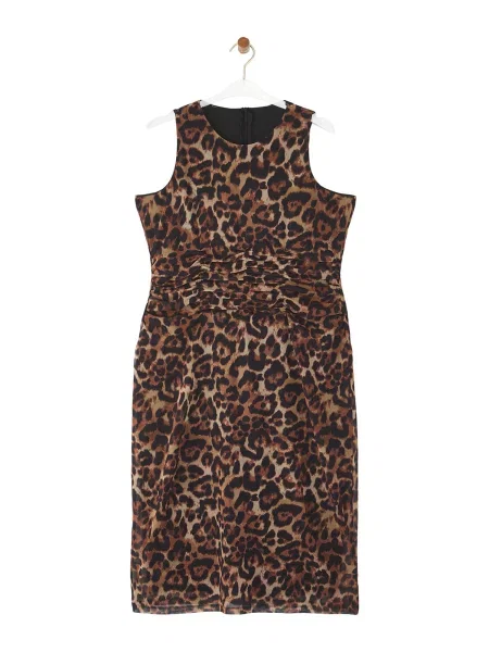 Trendyol Curve Rochie bej / maro negru