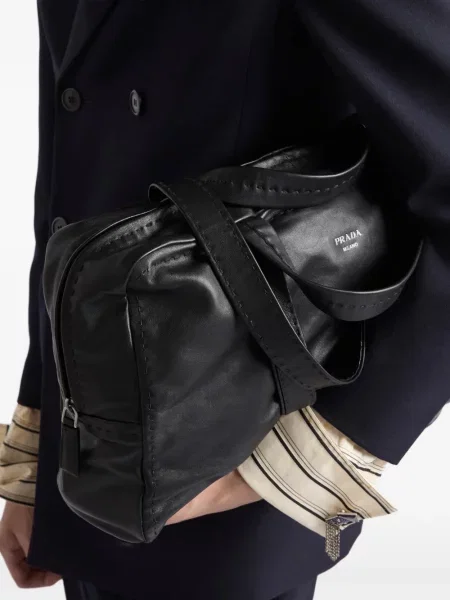 Geantă Prada din piele business negru