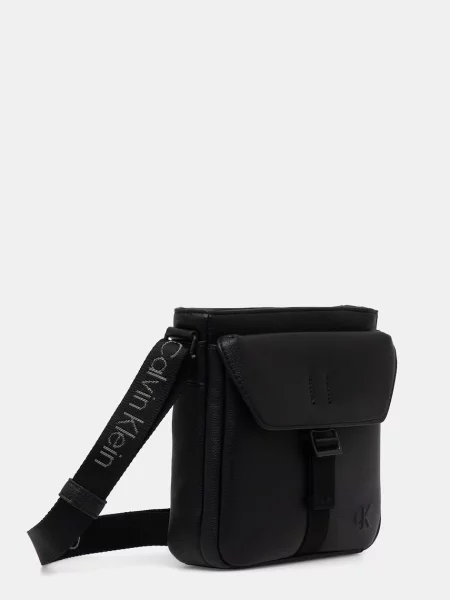 Calvin Klein torbica iz umetnega usnja črna