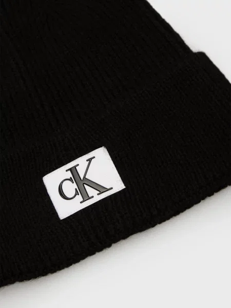 Шапка Calvin Klein Jeans черная