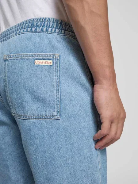 Szorty jeansowe o kroju regular fit z elastycznym pasem Calvin Klein Jeans niebieskie