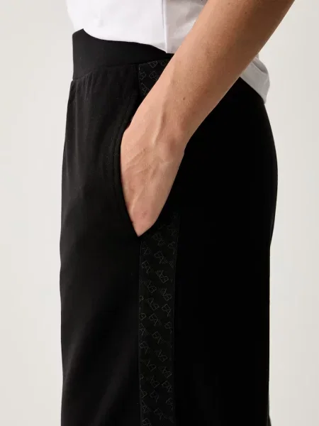 Nadrág Ea7 Emporio Armani fekete