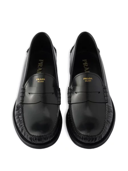 Pantofi loafer Prada din piele negru