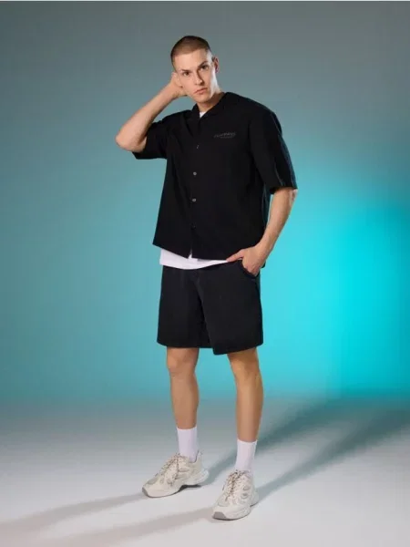 Sinsay Koszula relaxed z krótkim rękawem z domieszką lnu czarny