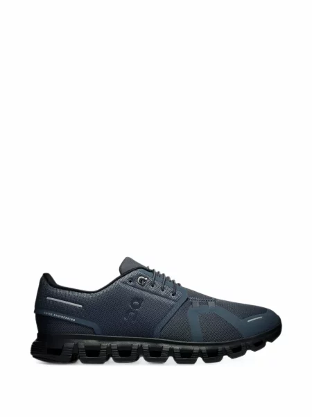 Sneakerși On albastru