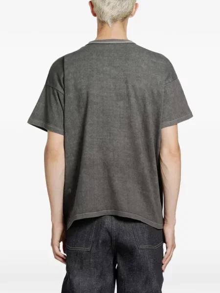 Tricou Taiga Takahashi gri