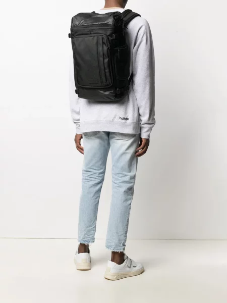 Kuprinė Eastpak juoda