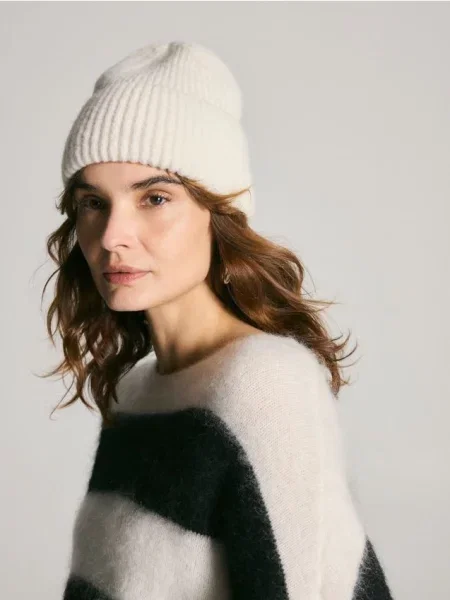 Шерстяная шапка Reserved