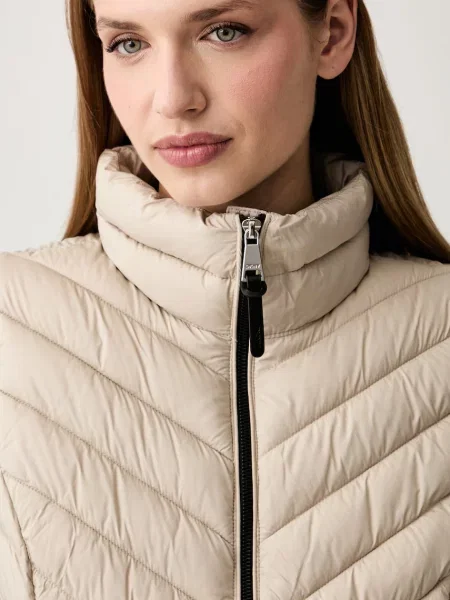 DKNY безрукавка
