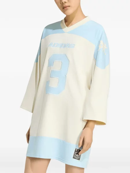 Rochie mini Adidas cu decolteu în V cu autograf alb