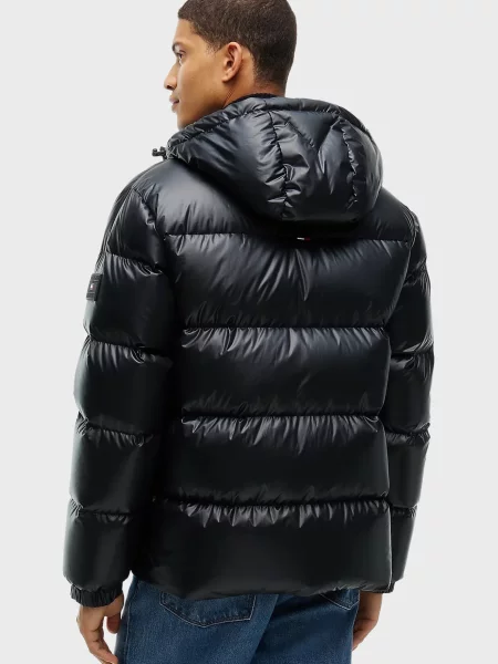 Пуховик Tommy Hilfiger с капюшоном черный