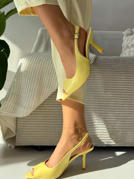 Сандали Boto жълто