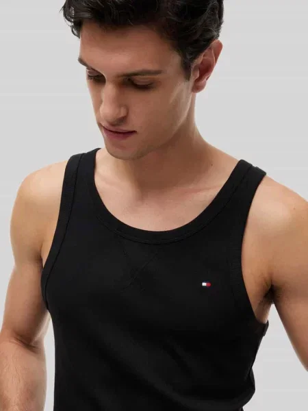 Koszulka na ramiączkach o kroju regular fit z mieszanka bawełny z wyhaftowane logo Tommy Hilfiger czarna