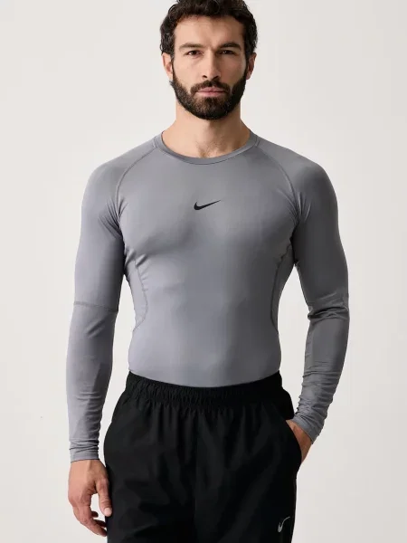 Лонгслив Nike