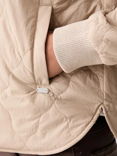 Dzseki Scotch & Soda bézs