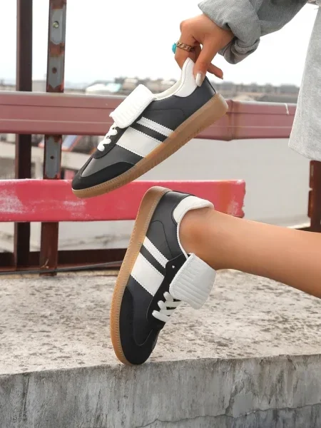Sneakerși Resti negru