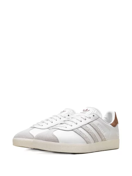 Sneakerși Adidas Gazelle cu dungi din piele de căprioară alb