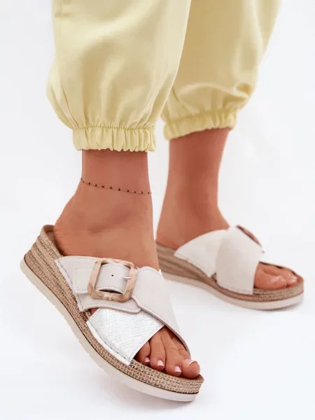 Sandali Inblu s platformo z zaponko bela