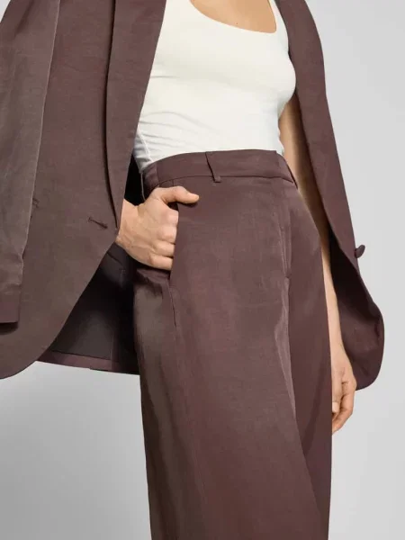 Spodnie materiałowe o kroju straight fit z zaprasowanymi kantami Jake*s Cocktail