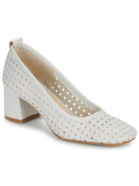 Salonarji Betty London bela