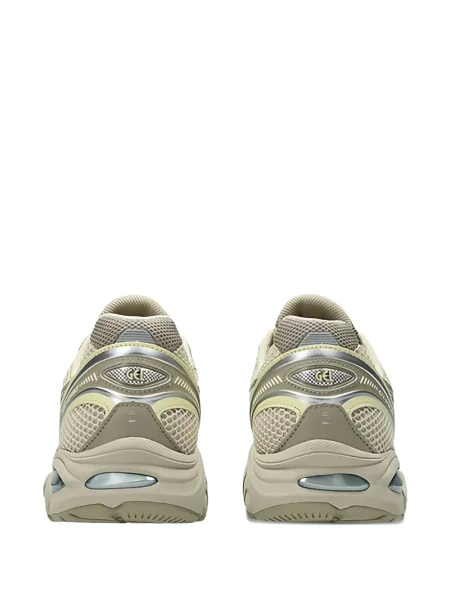 Sneakerși Asics cu șireturi din dantelă