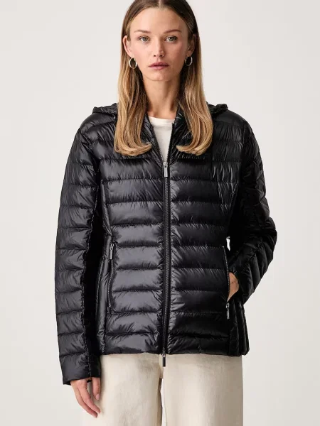 Armani Exchange geacă cu puf pentru femei negru