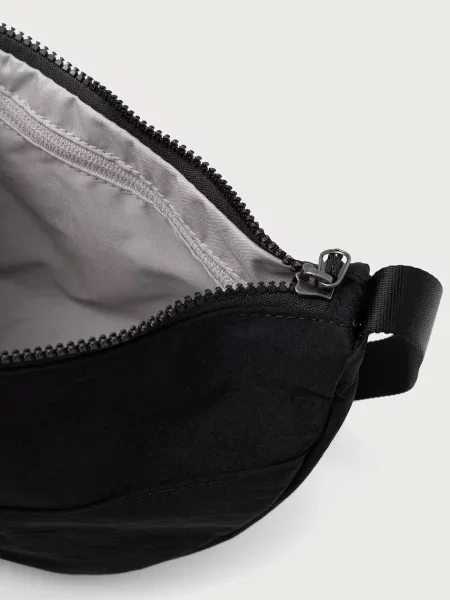 Nike Sportswear чанта crossbody Aura 4L черно