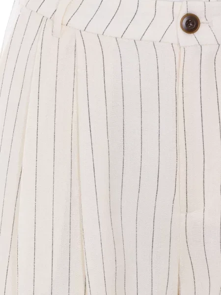 Dryžuotos kelnės Ele įsiliepsnojo