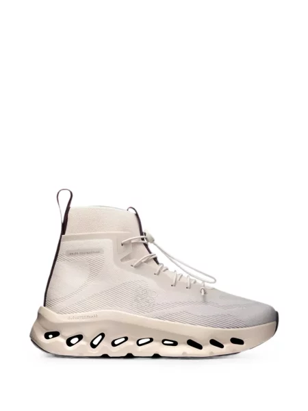 Sneakerși On