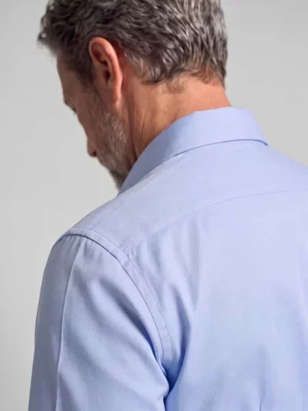 Koszula biznesowa o kroju slim fit z kołnierzykiem typu kent Seidensticker błękitna
