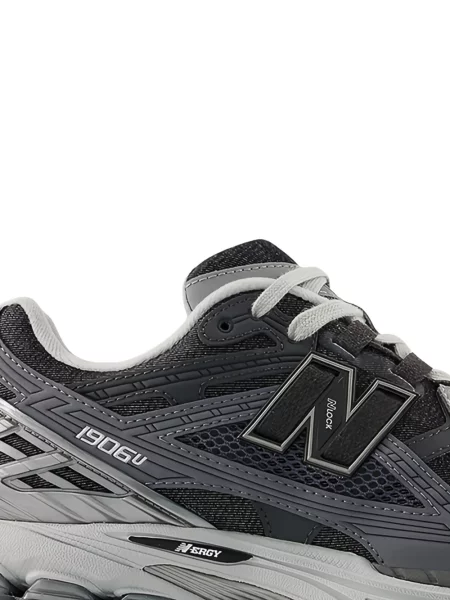 Tenisice New Balance Fresh Foam s vezicama s čipkom siva