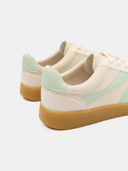 Кросівки нюдовий