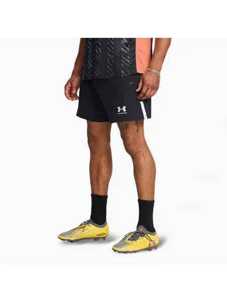 Мъжки футболни шорти Under Armour Challenger Pro Woven black / white бяло
