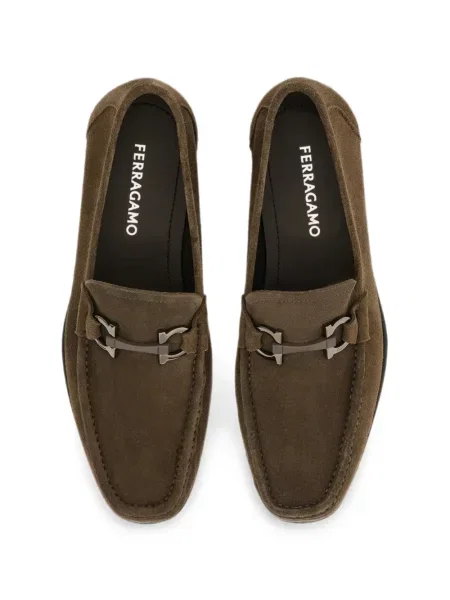 Mocasini Ferragamo maro