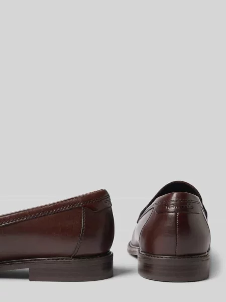 Loafersy z naturalnej skóry Tamaris
