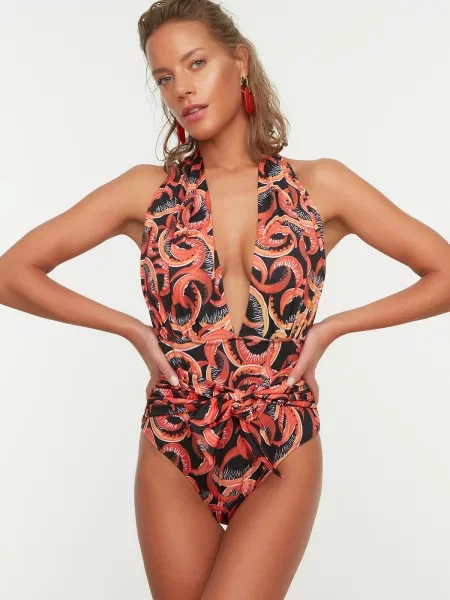 Stroj jednoczęściowy Trendyol