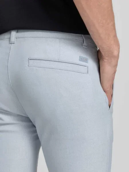 Chinosy o kroju slim fit z mieszanki bawełny lnu i z dodatkiem Boss Orange