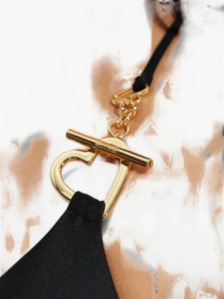 Топ Moschino със сърца черно