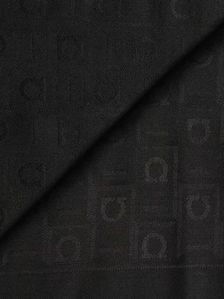 Fular Ferragamo cu franjuri negru