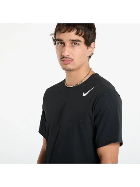 Коротка футболка Nike біла